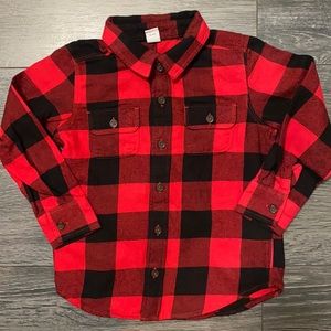 Beautiful condition size 5T old navy Buffalo plaid flannel shirt.